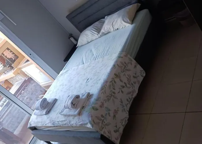 Hermes Complex1 * Paralimni